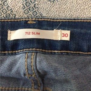 Levi’s 712 slim jeans 30